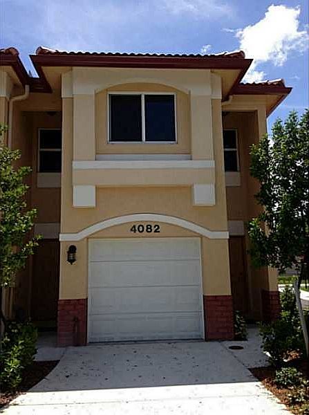 1st image of 4082 Oak Landing Dr