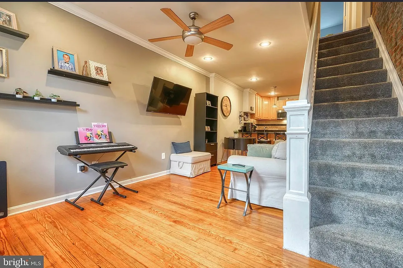 4 bed, 1162 sqft, $2,900 — Photo 3