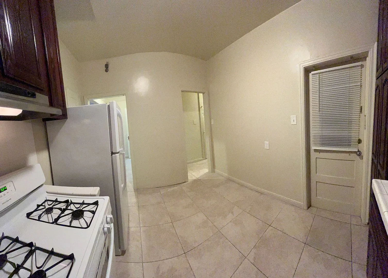 Large Upstairs One Bedroom One Bath! With Share Parking Space — Photo 1