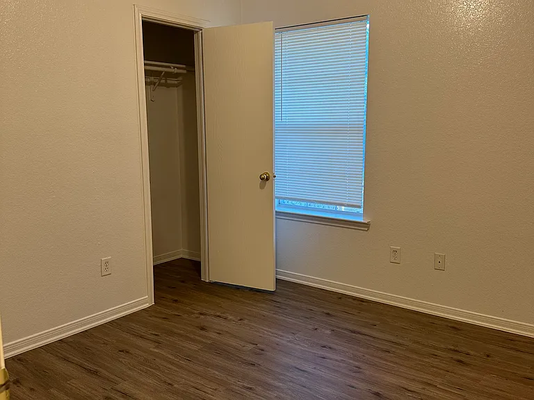 304 N Ann Blvd #B — Photo 12