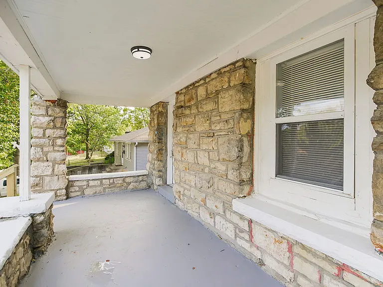 5424 Bellefontaine Ave — Photo 4