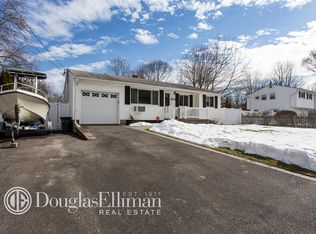 43 Larry Rd S, Selden, NY 11784