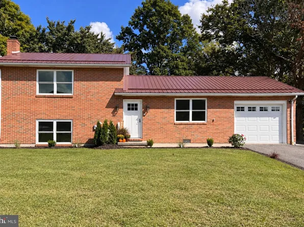 2242 Hyndman Rd, Hyndman, PA 15545