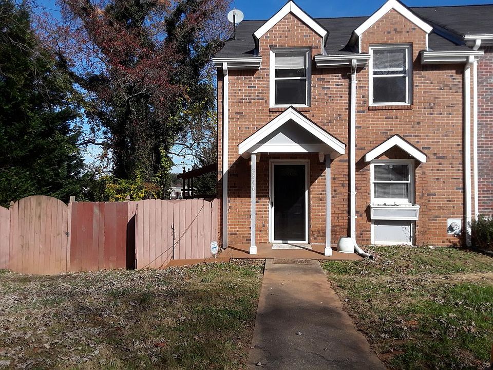 1st image of 3240 Hampton Ct SE