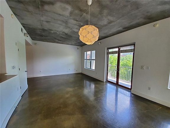 4th image of 845 Spring St NW Unit 102