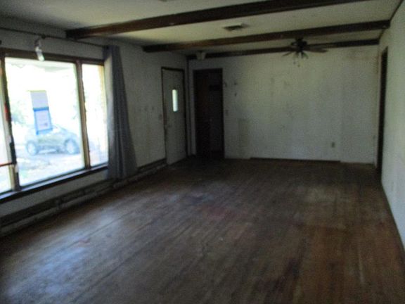 3rd image of 5333 Hugo Rd