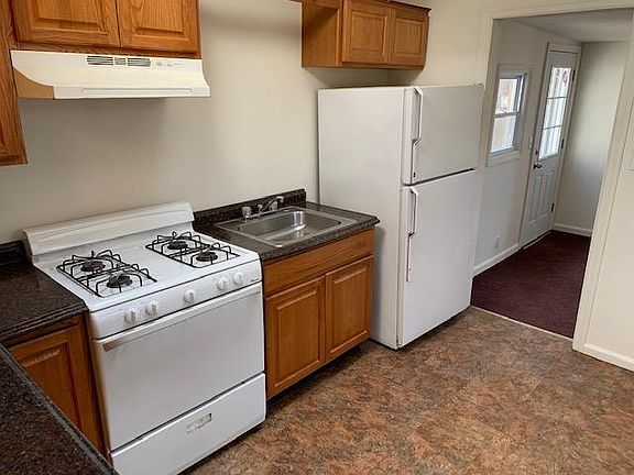 2nd image of 1316 Englemere Blvd