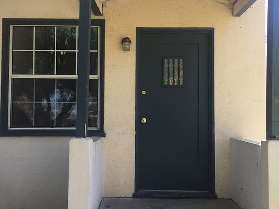 2nd image of 930-936.5 N Grand Ave #934