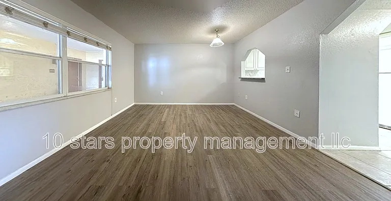 4725 39th Ave N #104 — Photo 9