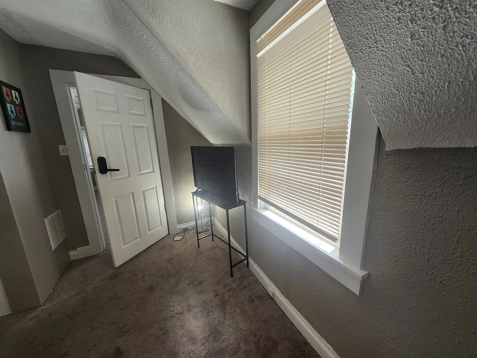 3 bed, 1125 sqft, $1,700 — Photo 4