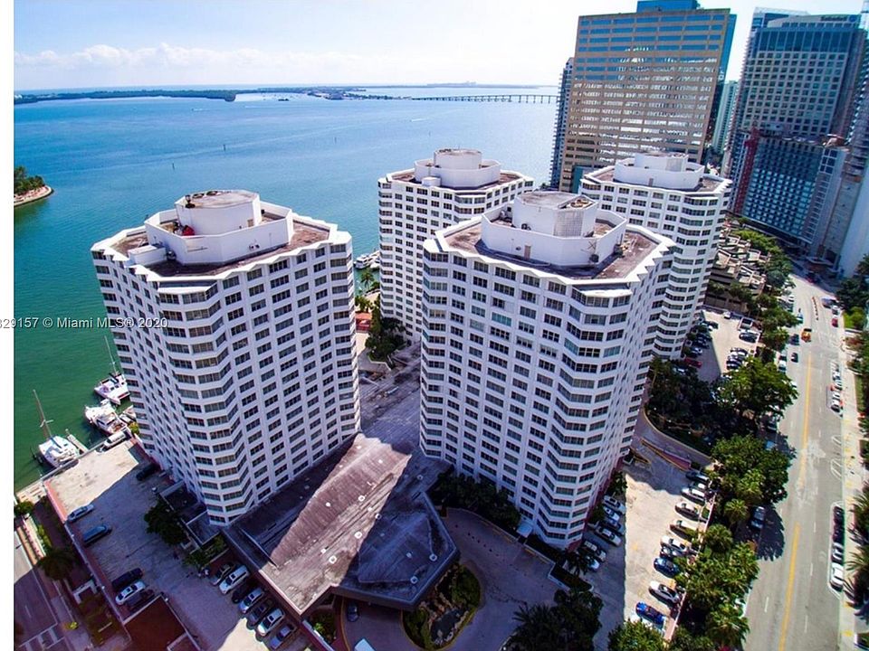 1st image of 825 Brickell Bay Dr #84I