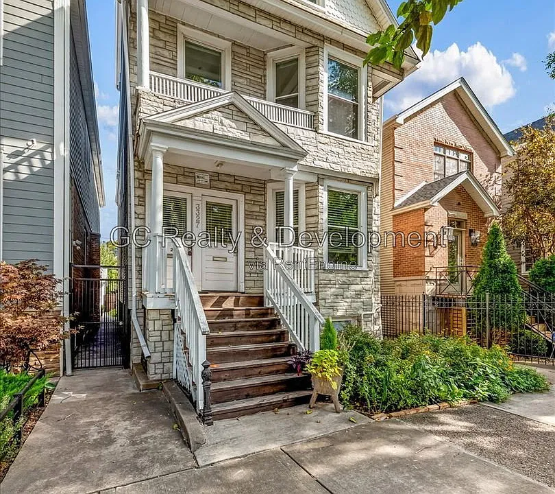 3327 N Claremont Ave #2