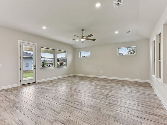 3rd image of 341 Sprinting Peak Dr