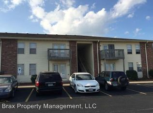 2712 S Ingram Mill Rd, Springfield, MO 65804