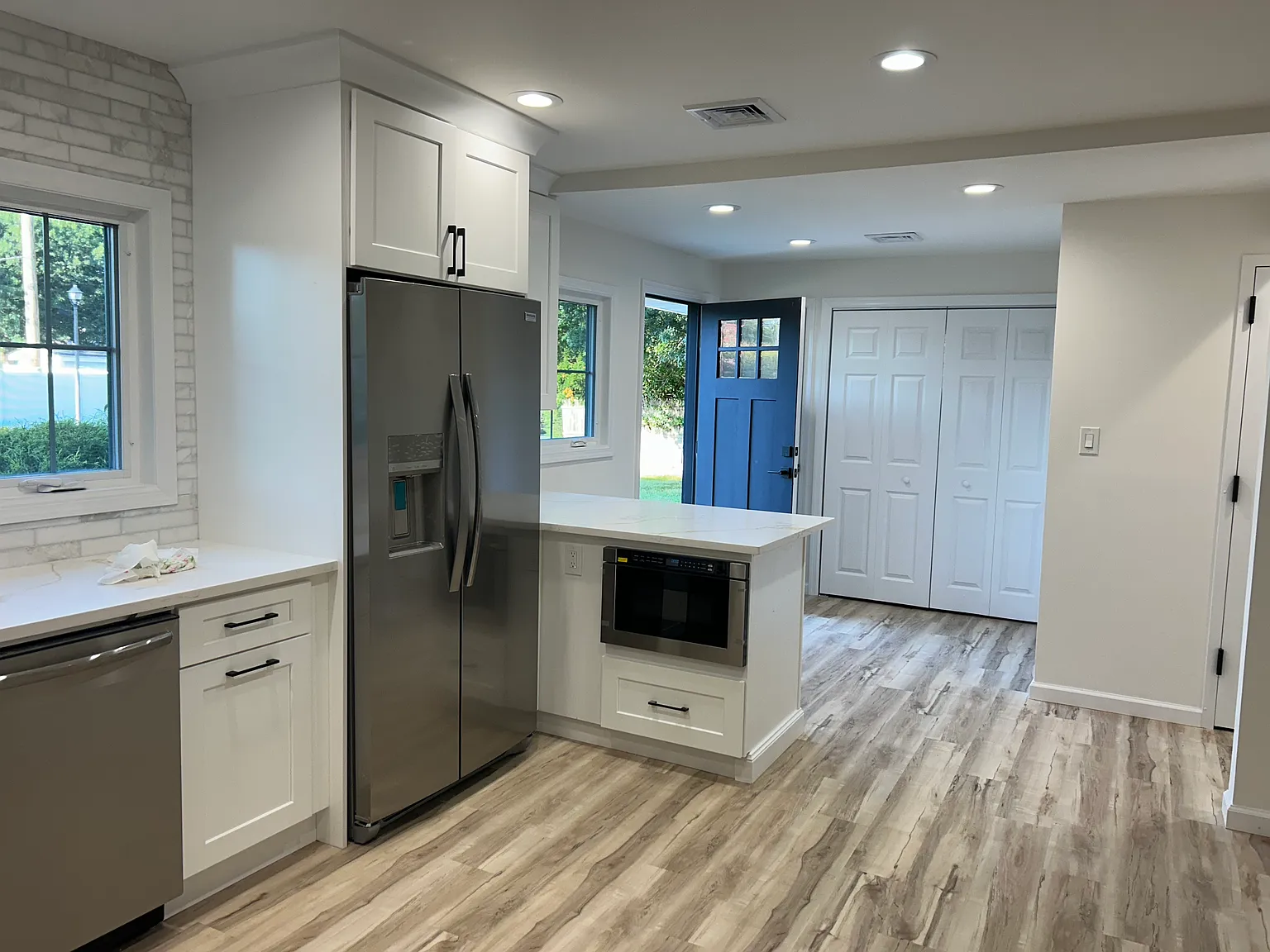 Greenbelt Ln, Levittown — Photo 4