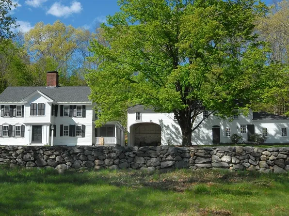 105 Lexington Rd, Concord, MA 01742