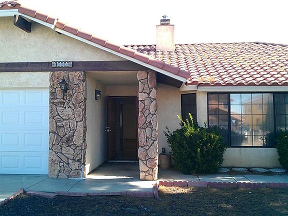 2nd image of 18090 Lakeview Dr