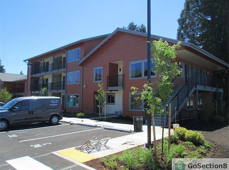 1st image of 3303 NE 78th Ave