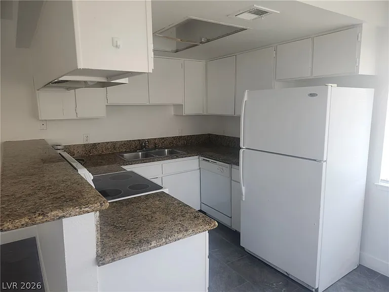 3437 E Cheyenne Ave #C — Photo 3