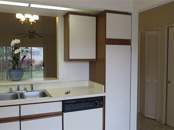 4th image of 1177 Lucaya Cir