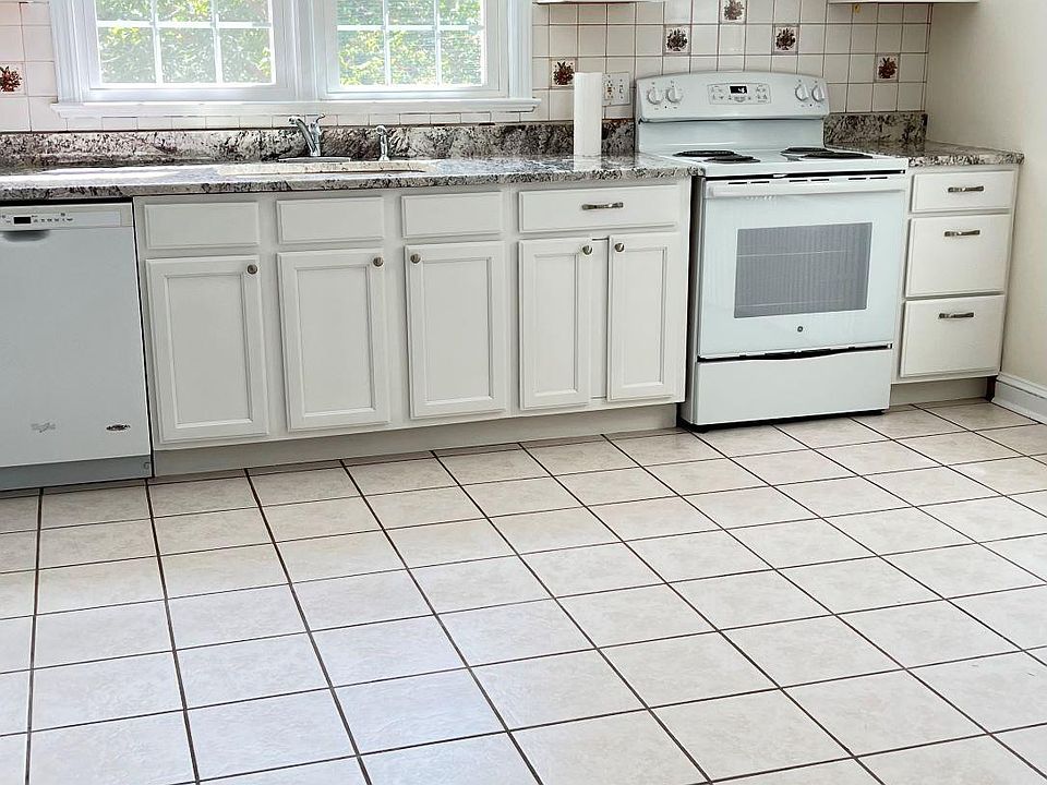 Country style, eat-in kitchen