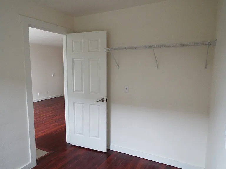 Lawton Park Apartments — Photo 11