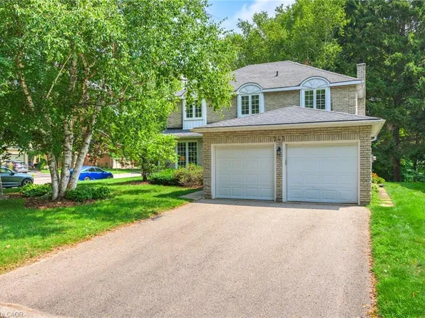 243 Tatlock Ct, Waterloo, ON N2L 5Y6