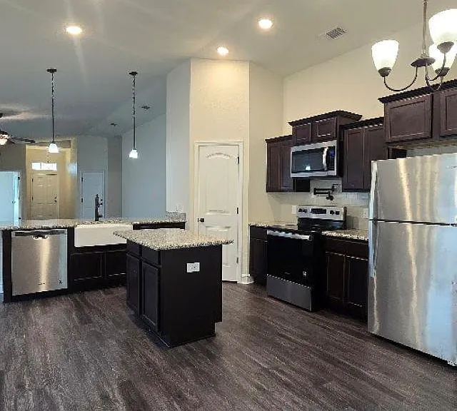 5157 Peach Dr — Photo 3