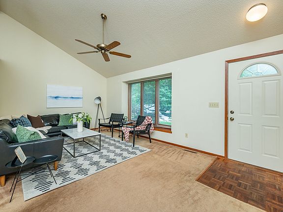 2nd image of 5935 Ashland Pl