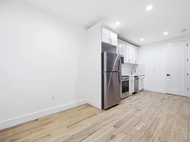 49 W 55th St #5R — Photo 5