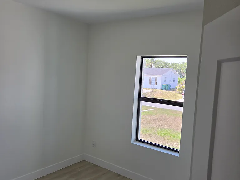 9483 Tacoma Ave — Photo 13