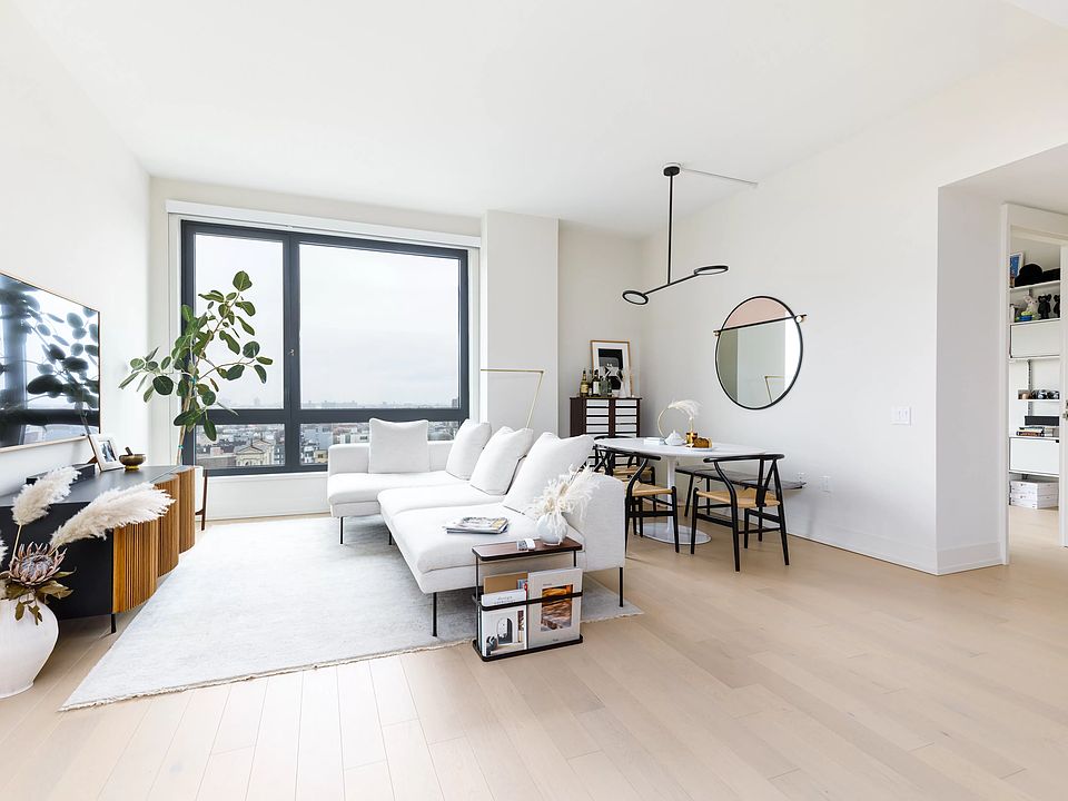 1st image of 550 Vanderbilt Ave #1315
