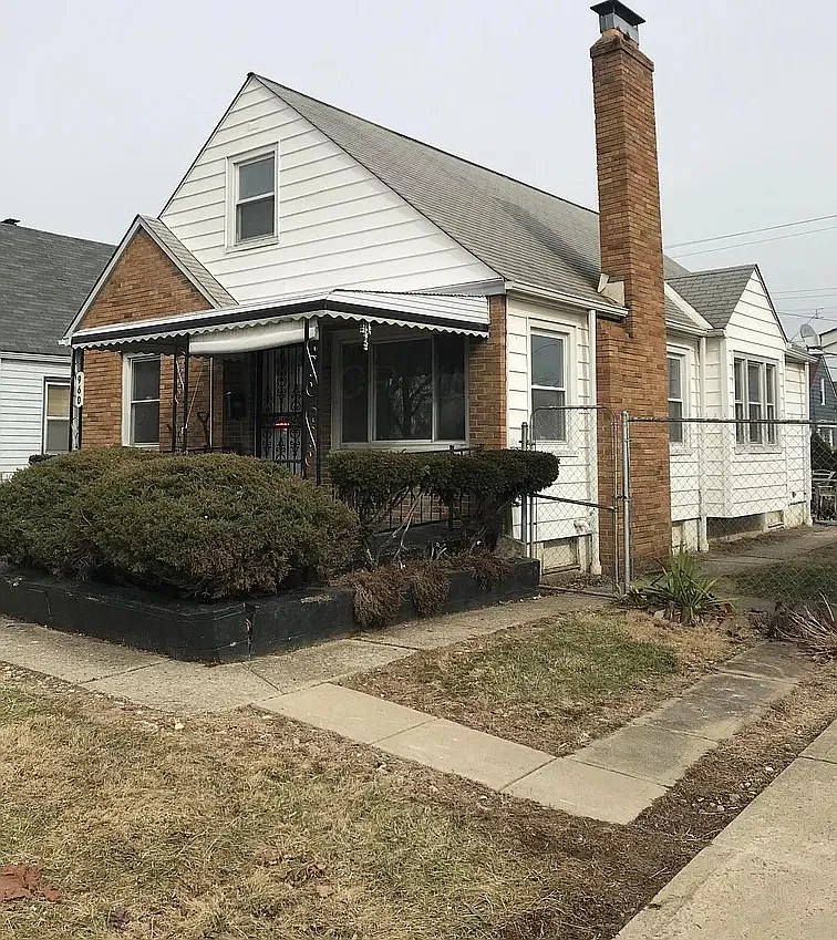 3 bed, $2,450 — Photo 1