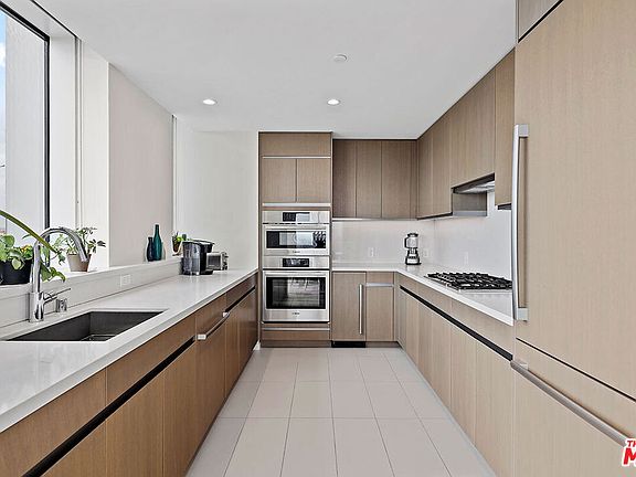 4th image of 889 Francisco St Unit 2506