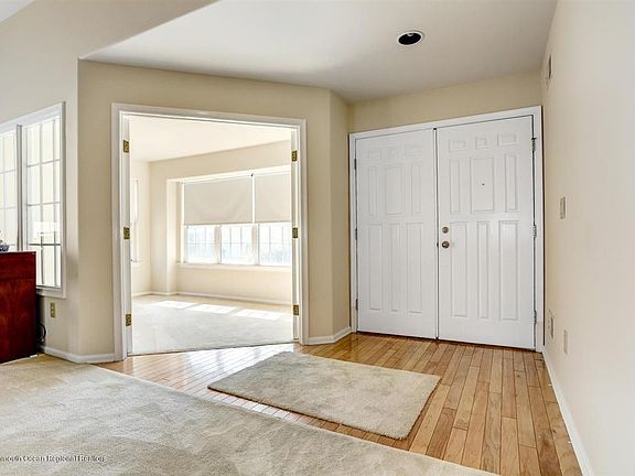 5th image of 1161A Thornbury Ln #A