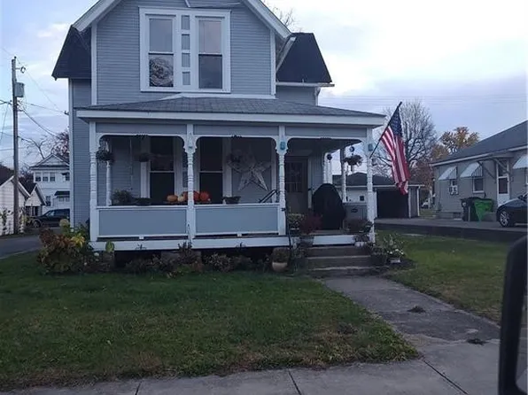 1001 Adams St, Coshocton, OH 43812