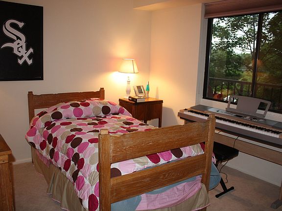2nd bedroom, updated 4/09.