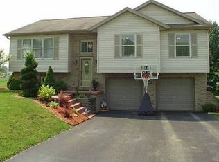 303 Nicholas Dr, Uniontown, PA