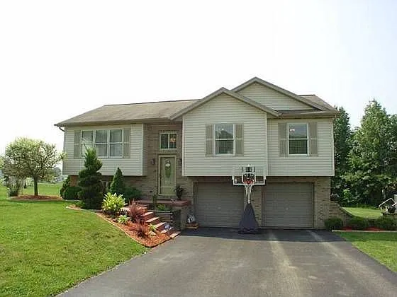 303 Nicholas Dr photo 1