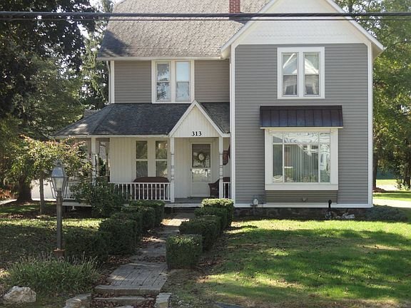 2nd image of 313 S Washington St
