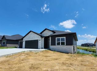 648 Rock Ridge Rd, Tiffin, IA 52340