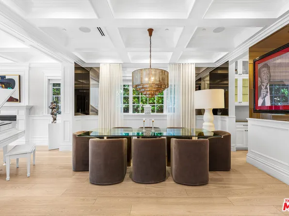 5000 Petit Ave, Encino, CA 91436