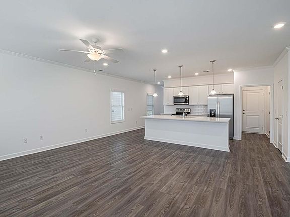 3rd image of 125 Highland Village Dr