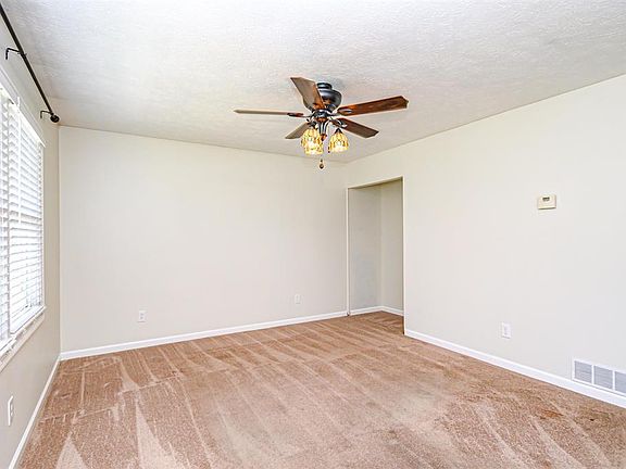5th image of 751 Berwyn Ave