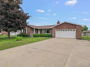 2879 Briarwood Dr, Saginaw, MI 48601