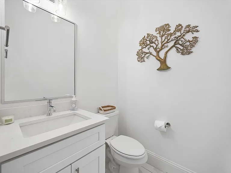 826 Nadine St — Photo 13