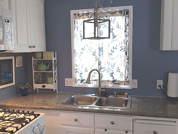 3rd image of 2060 Newport Blvd Space 31