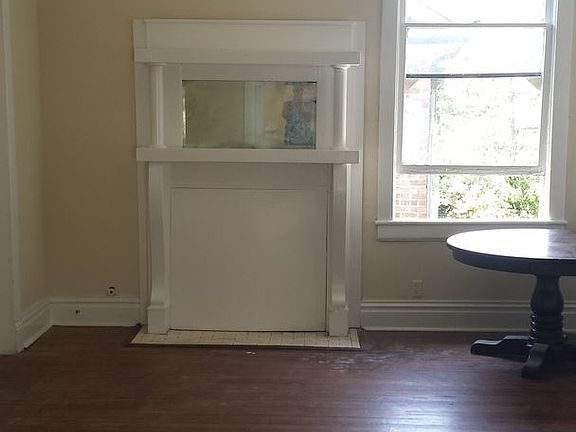 3rd image of 513 E Waldburg St