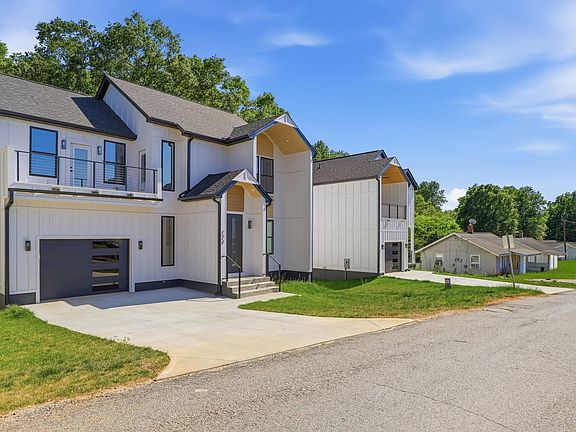 3rd image of 124 Lyman Ave