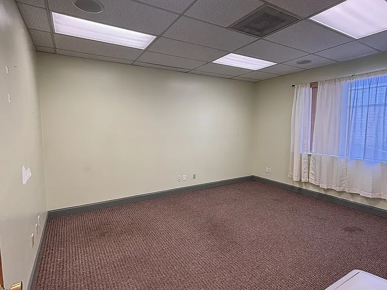 2700 Sumner Ave #102 — Photo 13